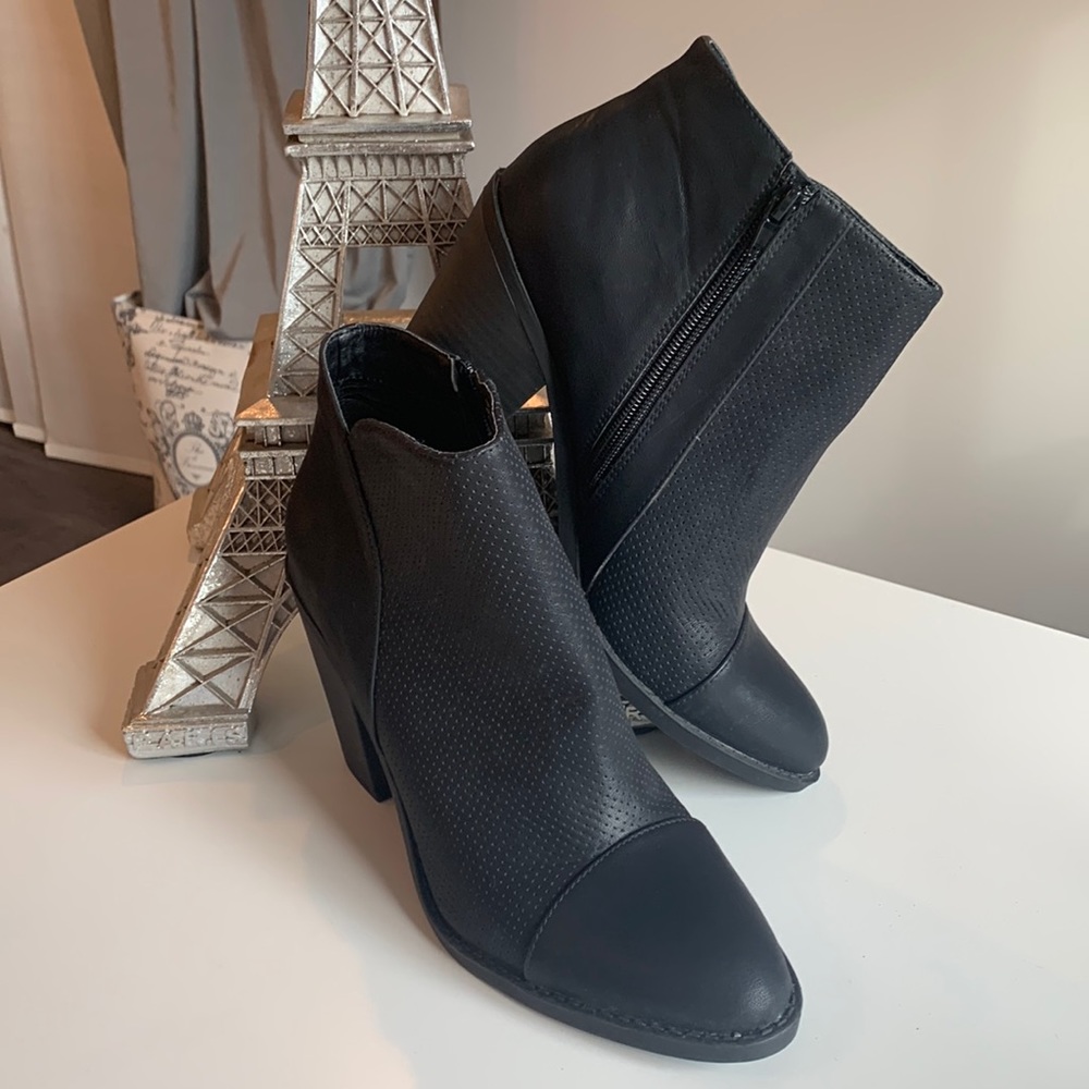 ESPRIT KALI Black Booties